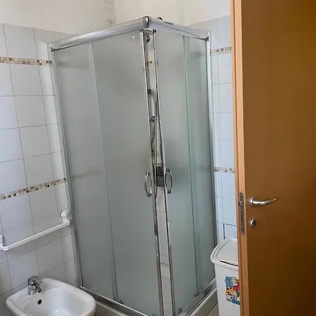 Tra Il Centro E Il Mare